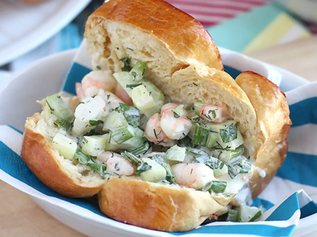 Garnelen-Sandwich im Brioche-Brötchen (Prawn Roll) - foto 5