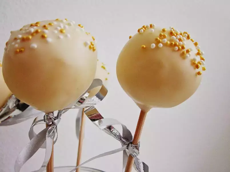 [Gastblogger] Sekt-Cake Pops von Julia Bakes! - foto 2