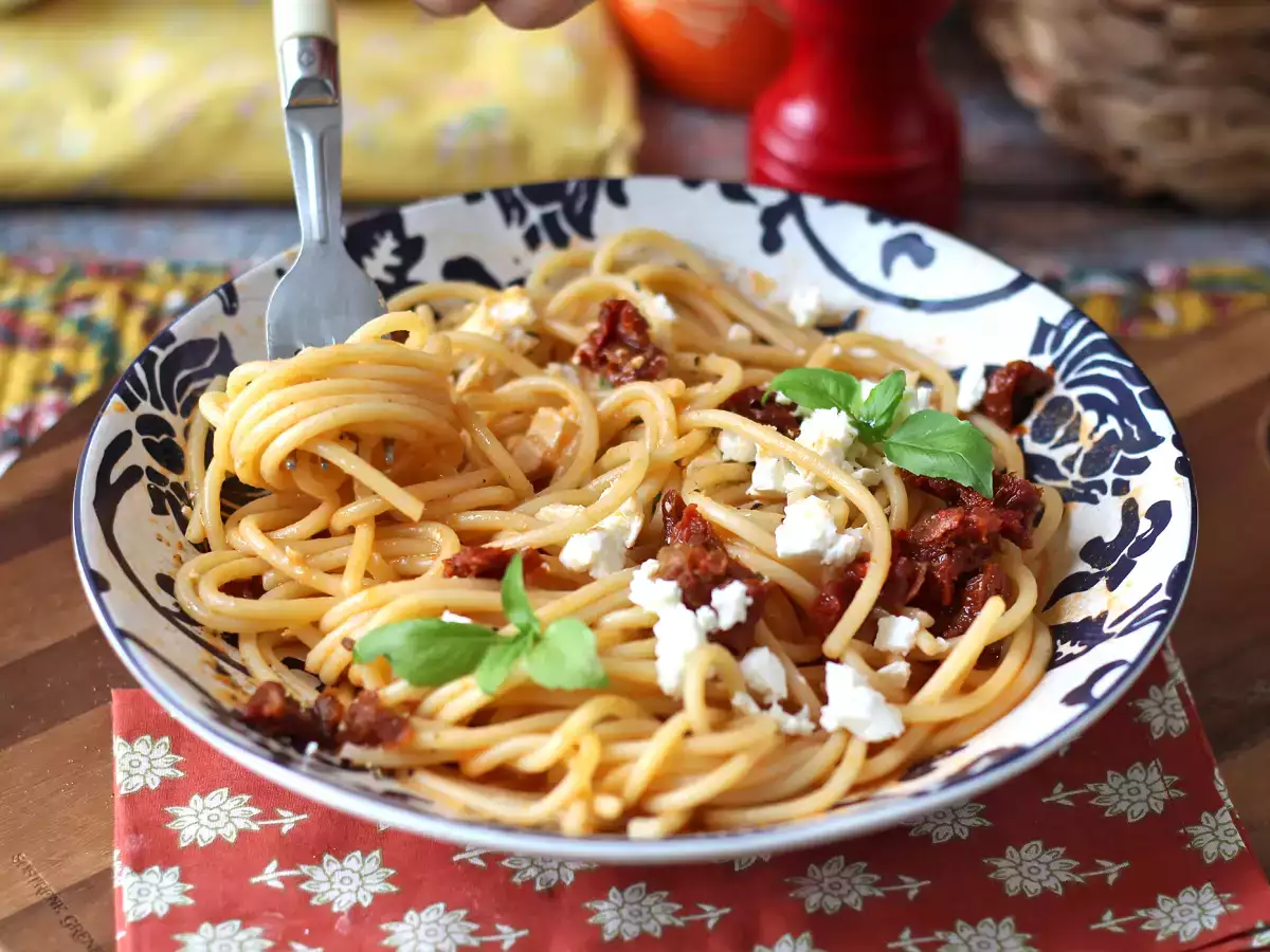 Gazpacho-Pasta mit Feta und getrockneten Tomaten : schnell und sommerlich - foto 4