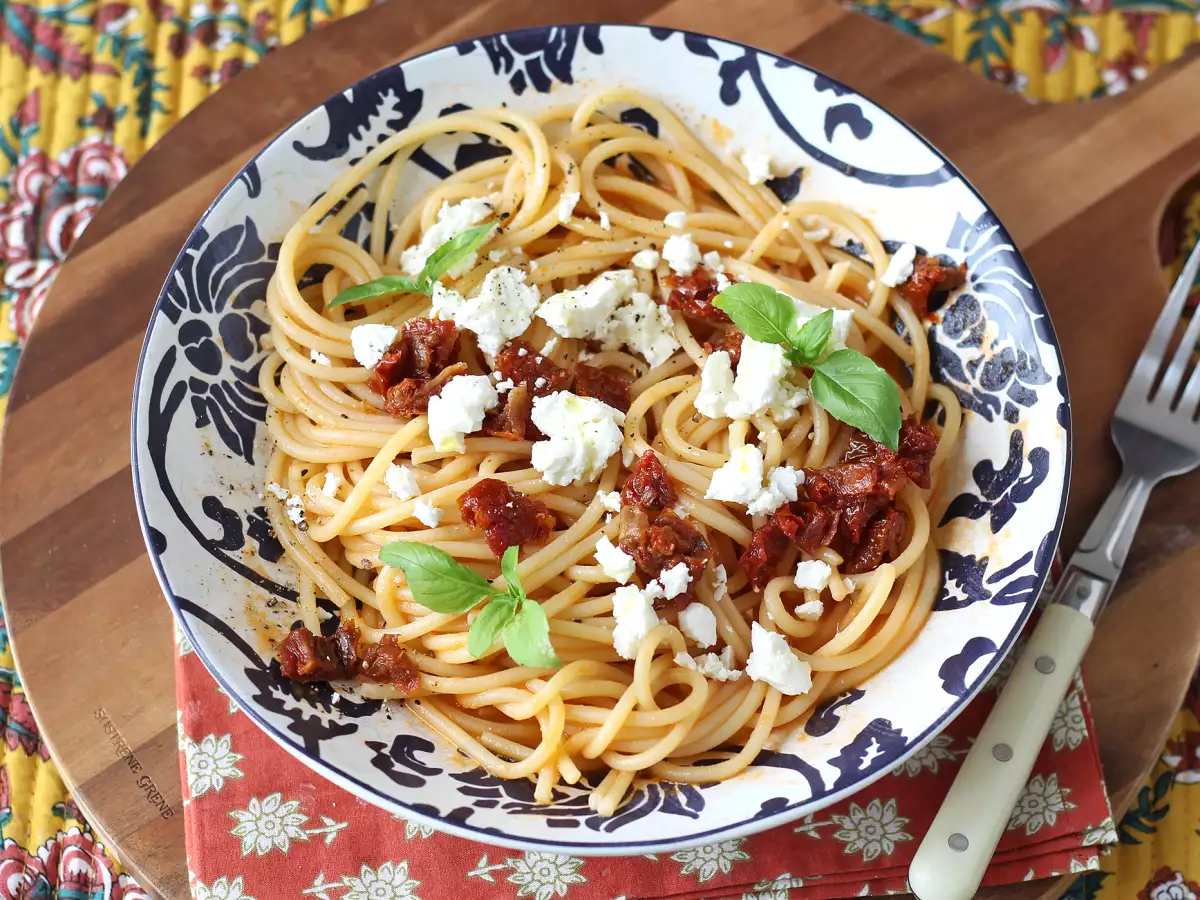 Gazpacho-Pasta mit Feta und getrockneten Tomaten : schnell und sommerlich - foto 7