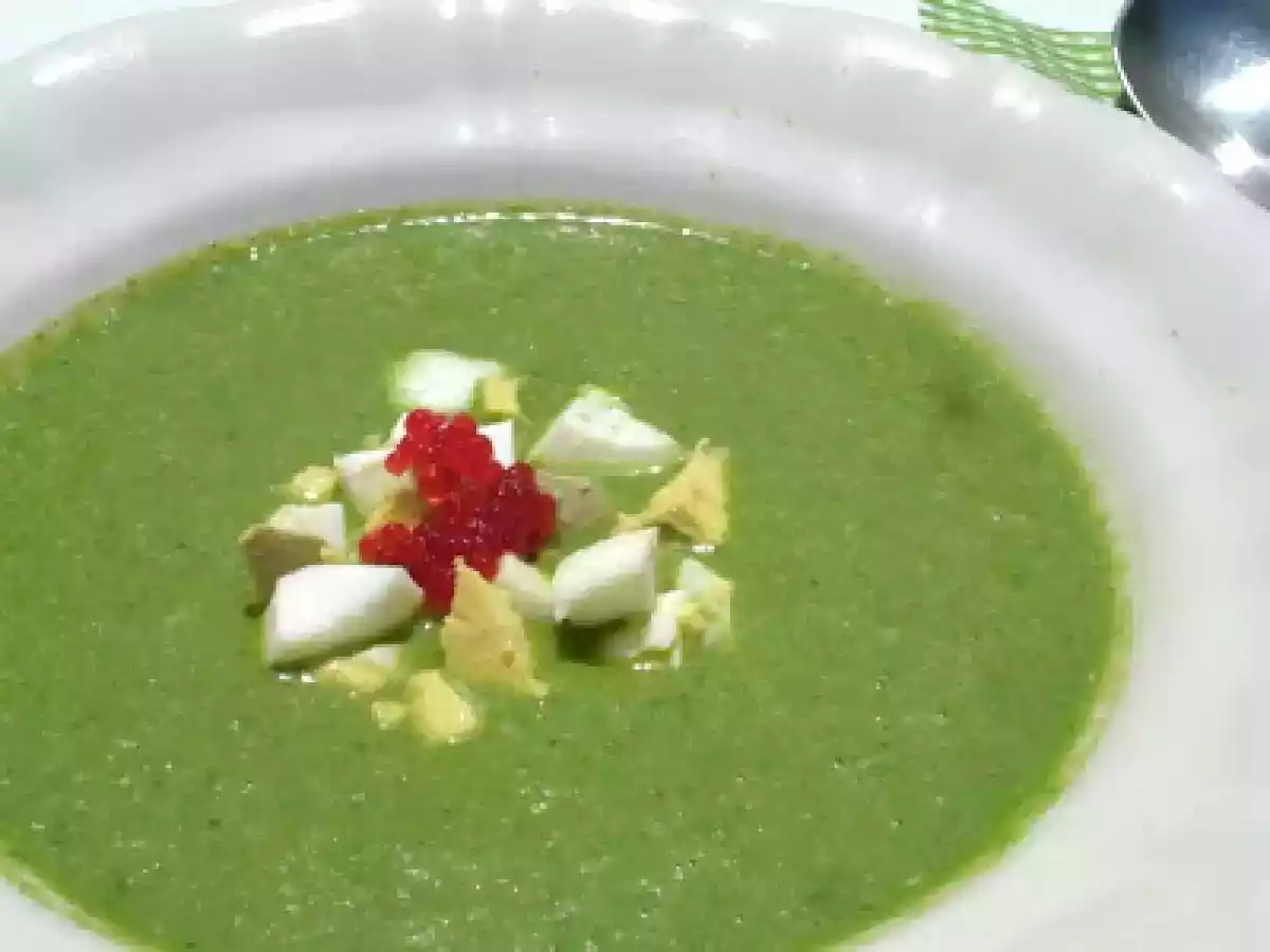Gazpacho verde - Grüne Gazpacho mit Spinat, Romanasalat und Paprika
