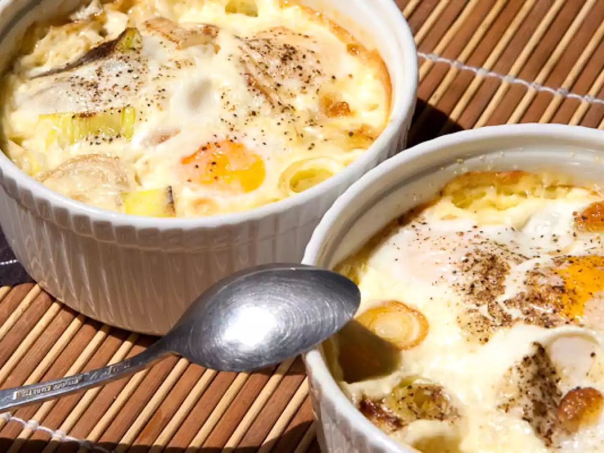 Gebackene Eier mit Lauch