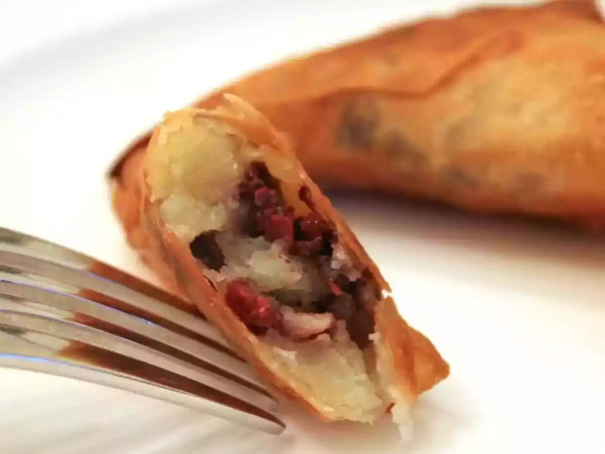 Gebackene Kartoffel-Blutwurst-Taschen