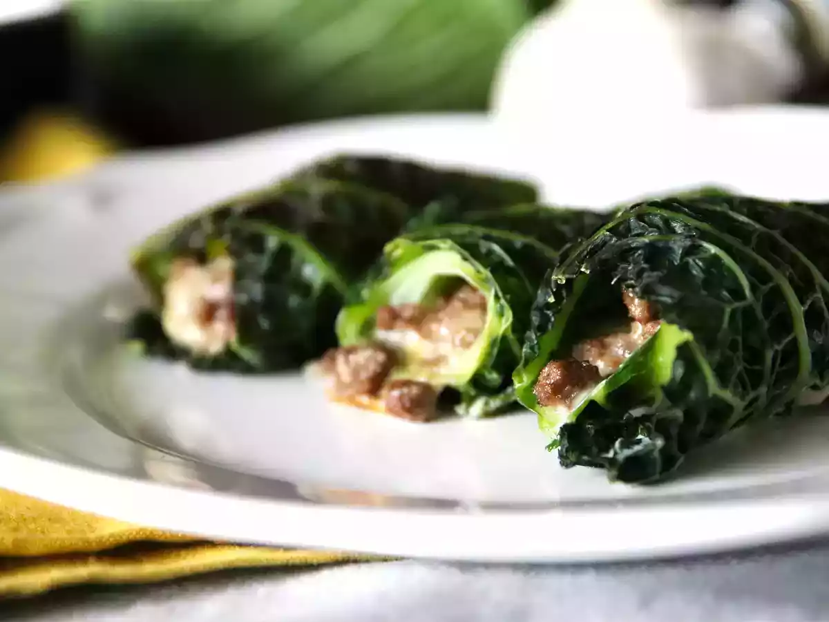 Gebackene wirsingröllchen: einfaches und günstiges rezept Gebackene wirsingröllchen: einfaches und günstiges rezept