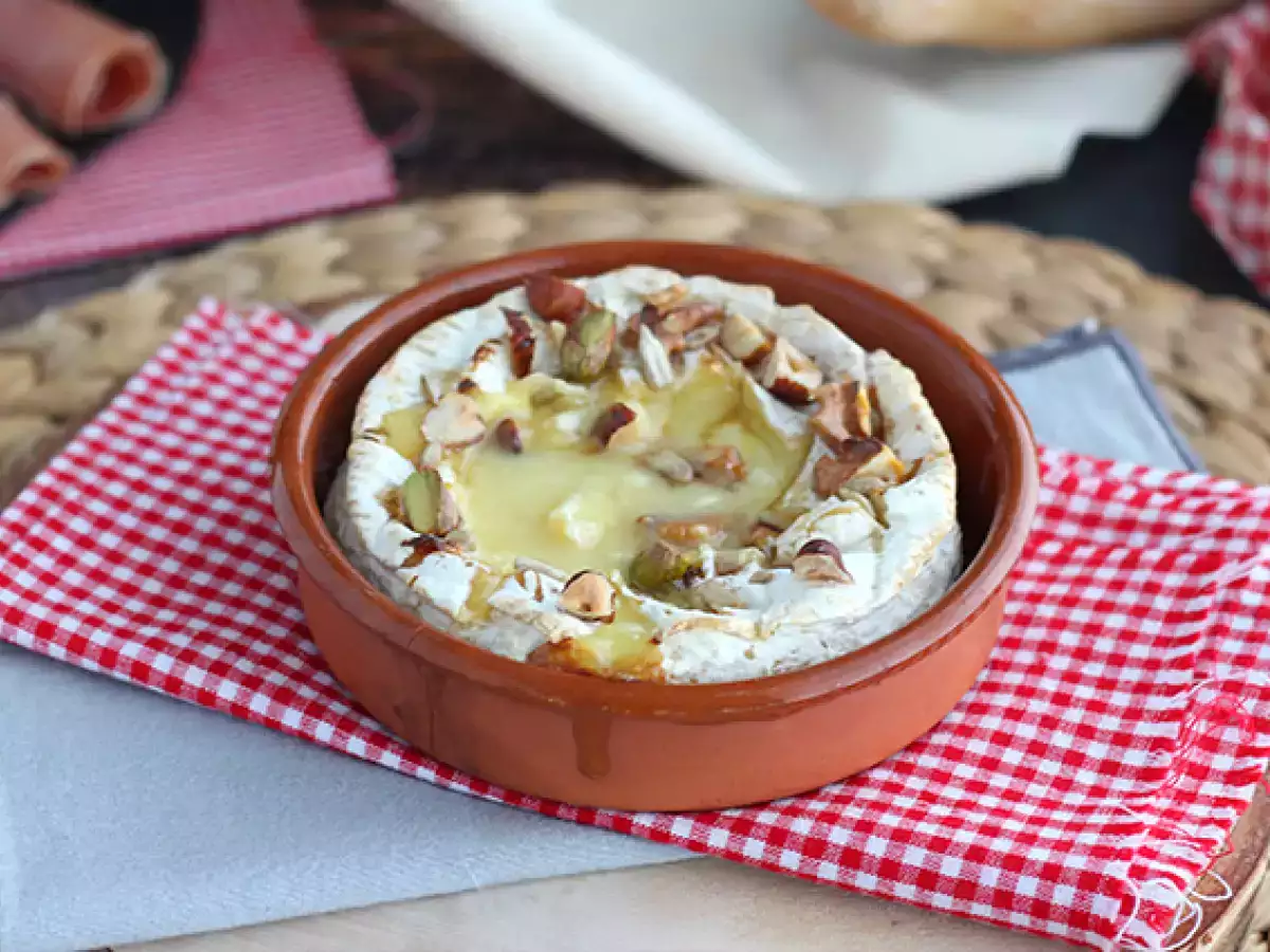 Gebackener Camembert mit Honig und Nüssen - foto 3