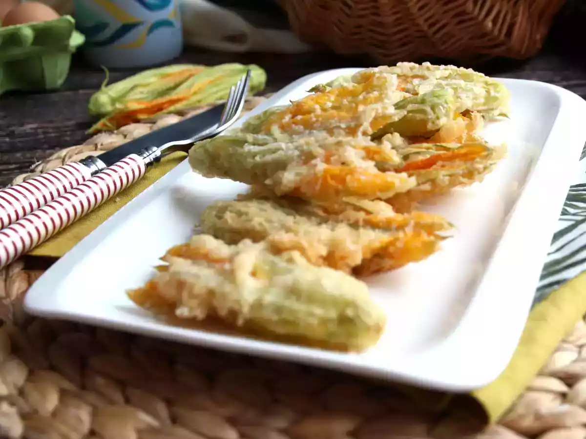 Gebratene Zucchiniblüten, das Rezept für Teig mit Sprudelwasser - foto 2