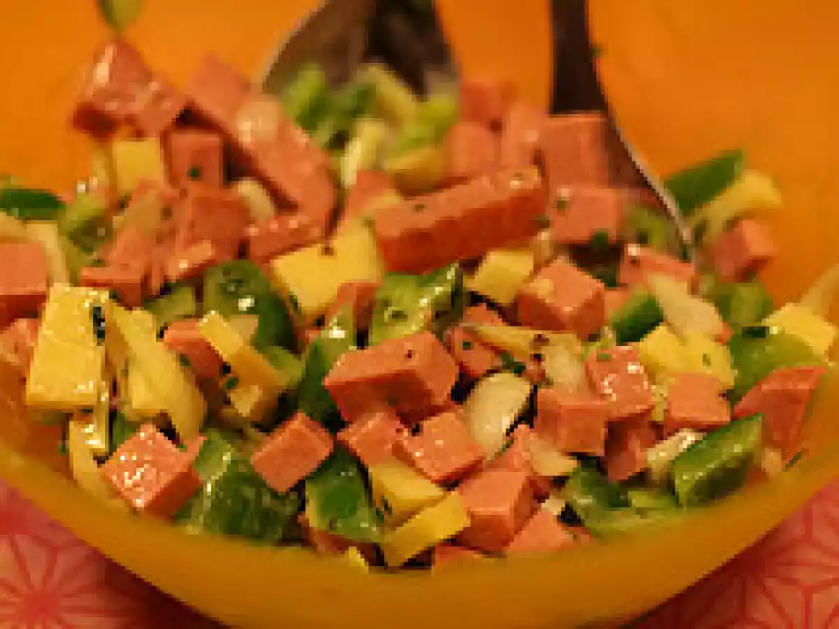 Gebratener leberkäsesalat mit honig-senf-vinaigrette