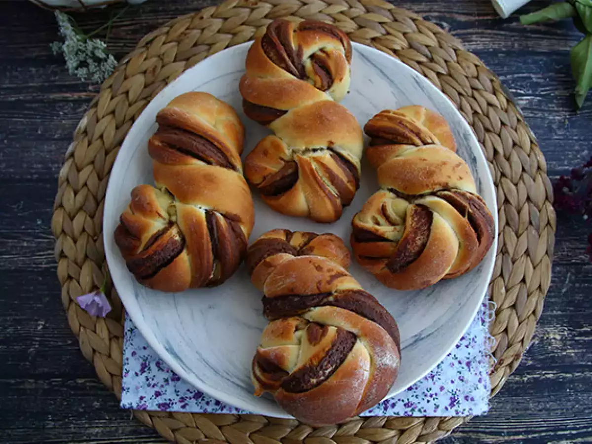 Geflochtene Brioche mit Nutella