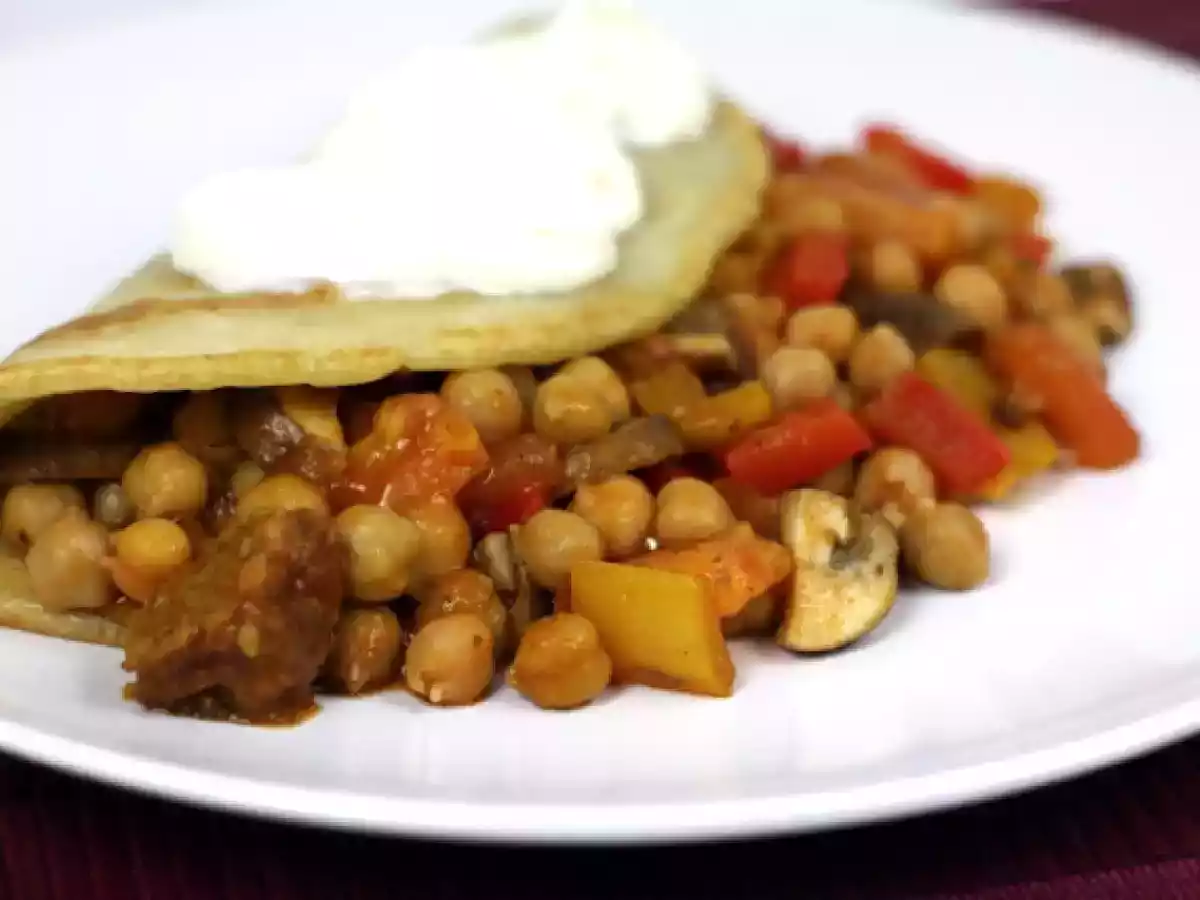 Gefüllte herzhafte Pfannkuchen