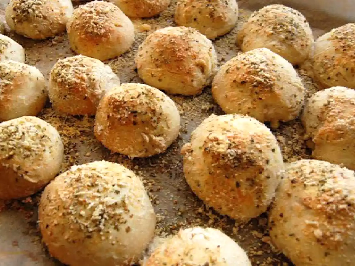 Gefüllte Pizzabrötchen