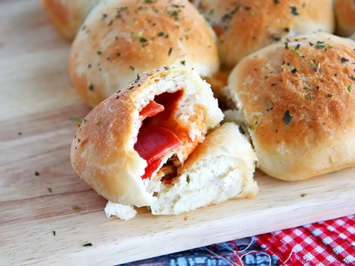 Gefüllte Pizzabrötchen mit Schinken und Käse : einfaches Rezept - foto 4