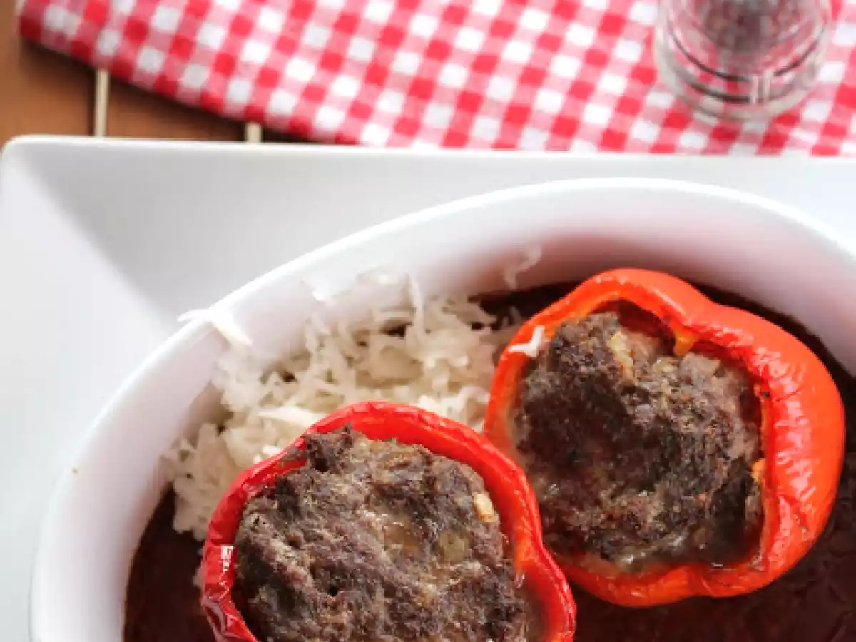 Gefüllte ungarische Paprikaschoten nach Tante Brigitte