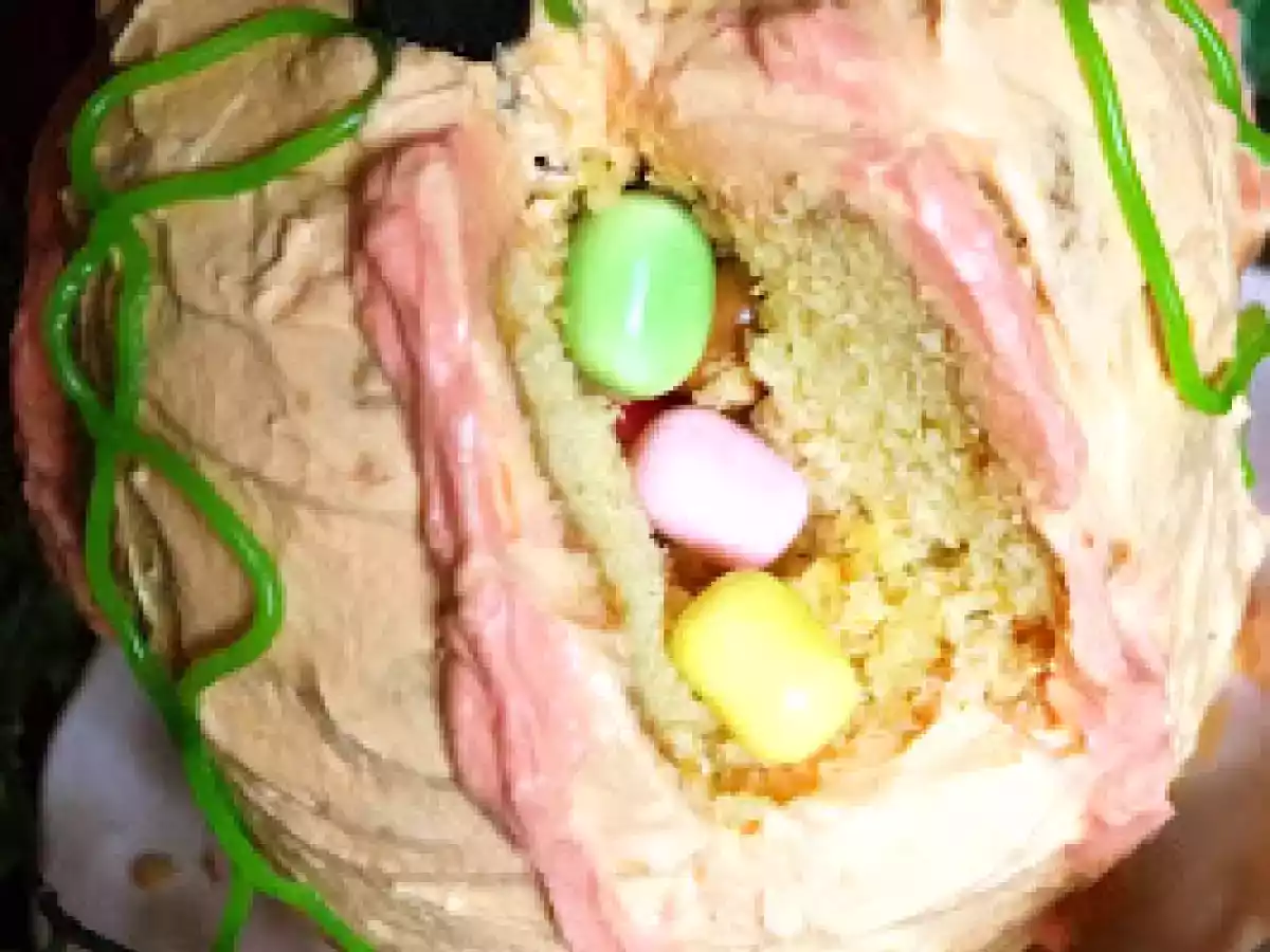 Gefüllter Halloweenkürbis