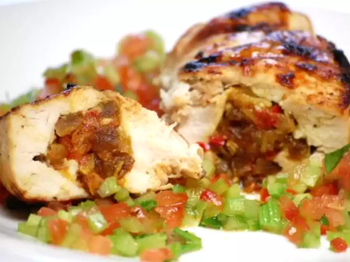 Gegrillte Hähnchenbrust und Tomaten-Sellerie-Tatar