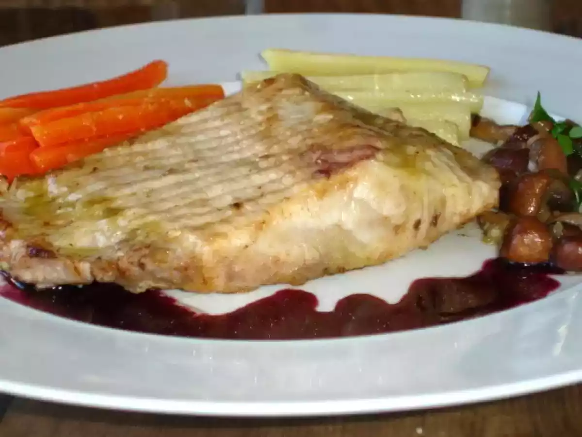 Gegrillter Stör mit Pinot Noir-Reduktion