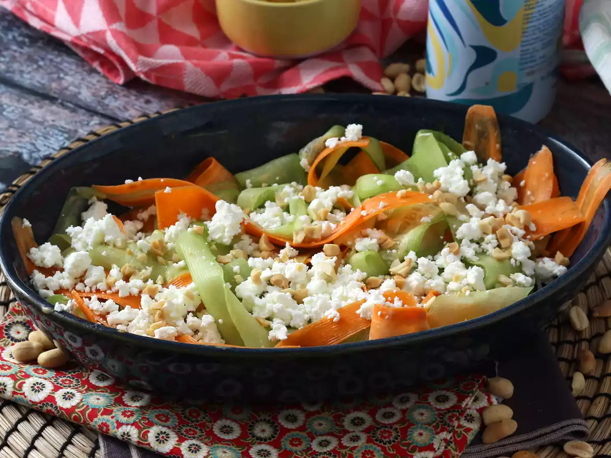Gemüse-Tagliatelle-Salat mit Erdnussdressing - foto 3