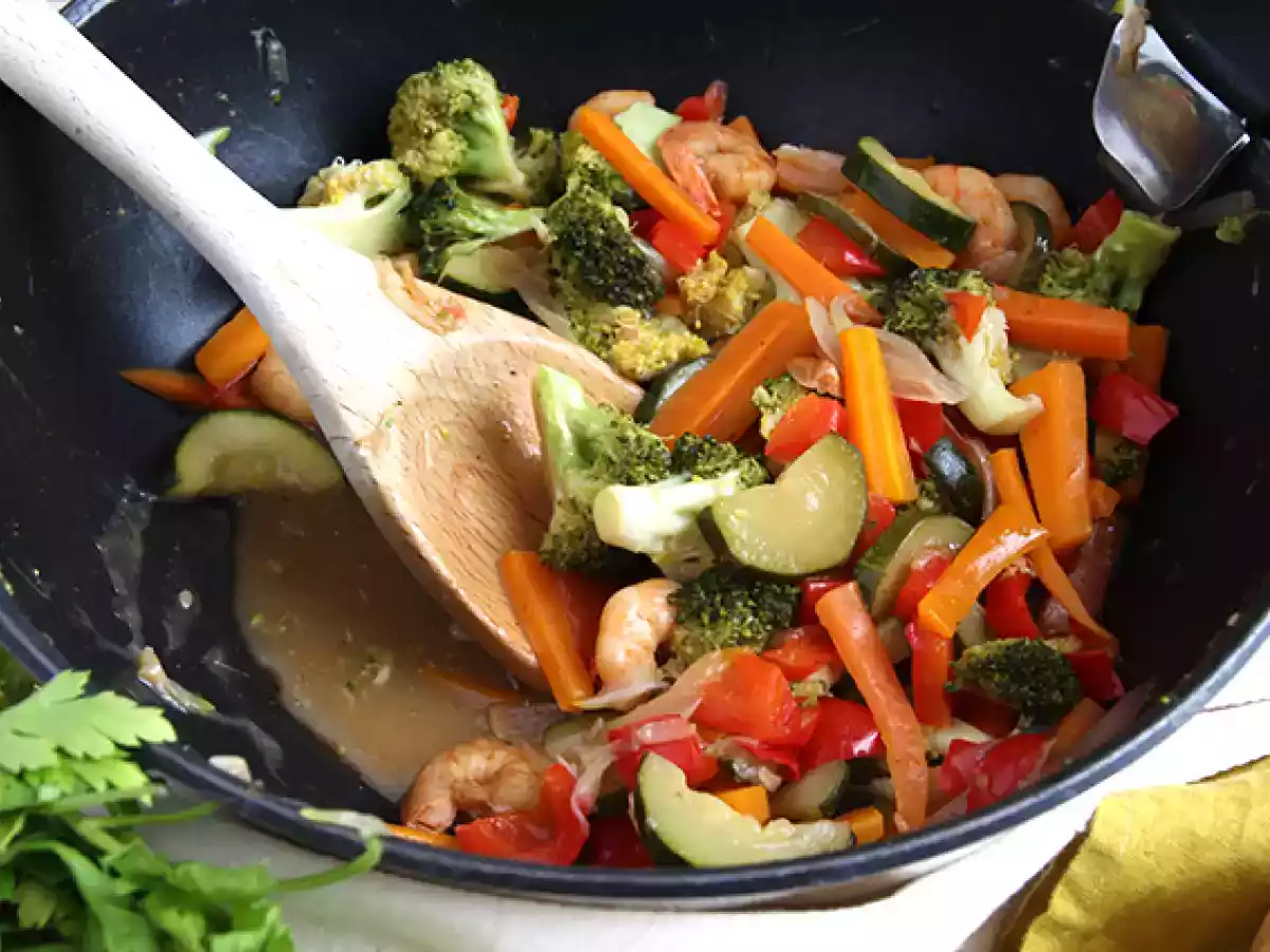 Gemüsewok mit Garnelen - foto 3