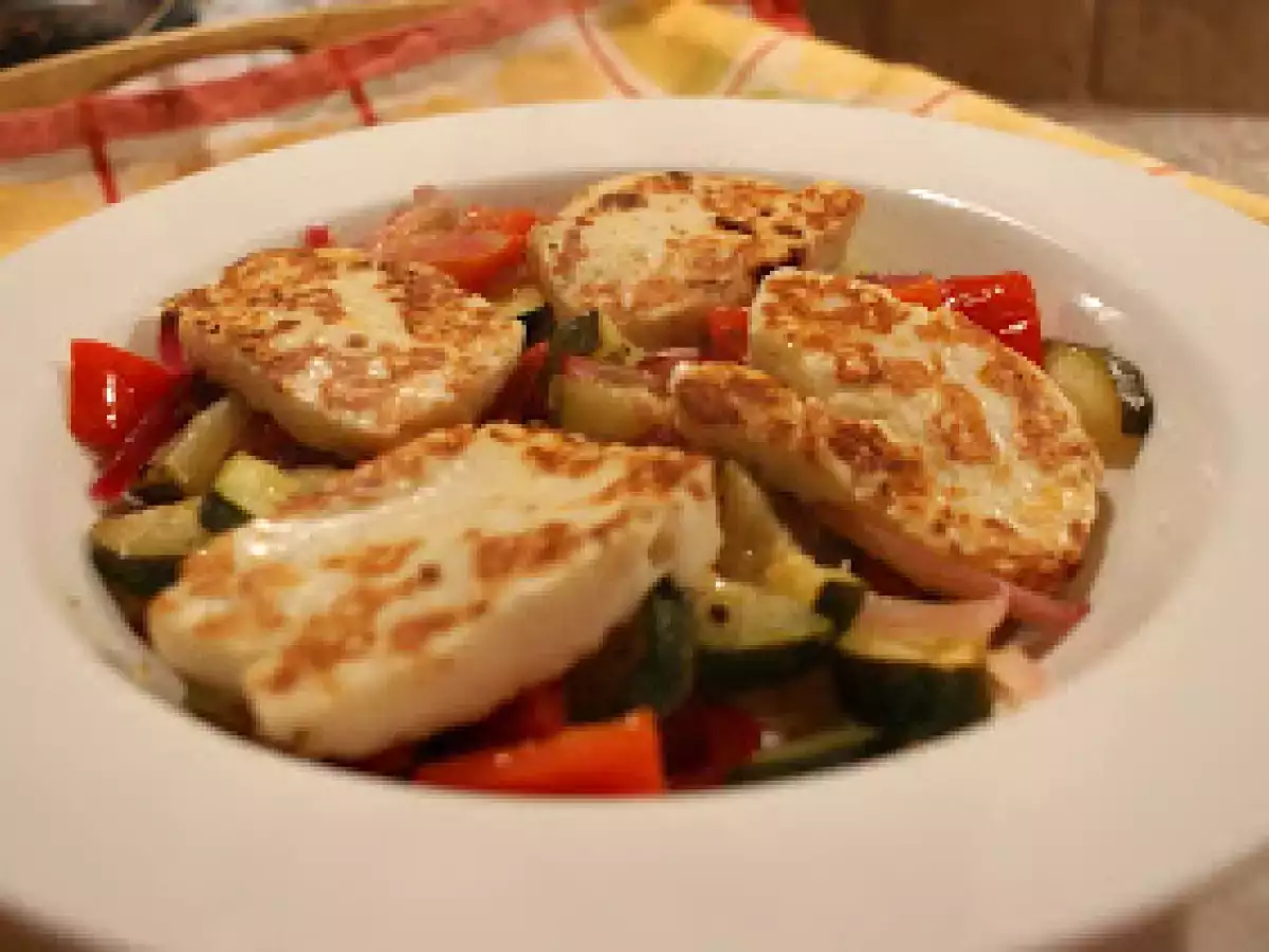 Geröstetes Gemüse mit Halloumi Käse