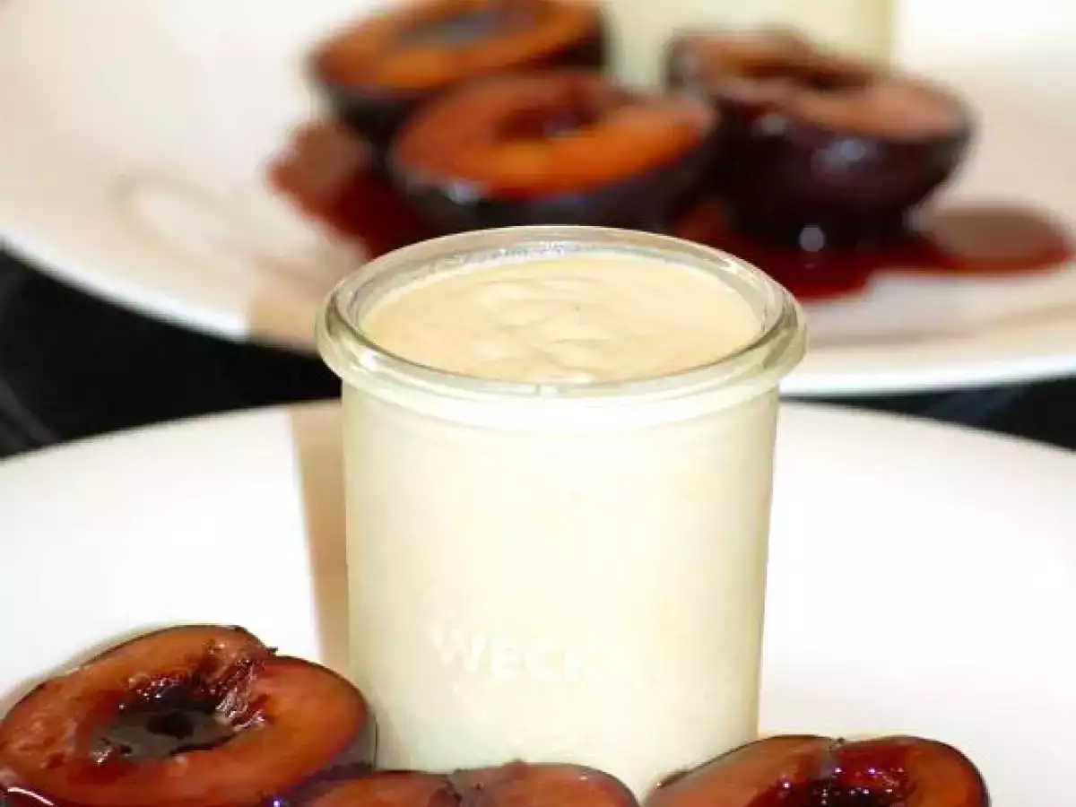 Gewürzparfait mit Zwetschgenröster