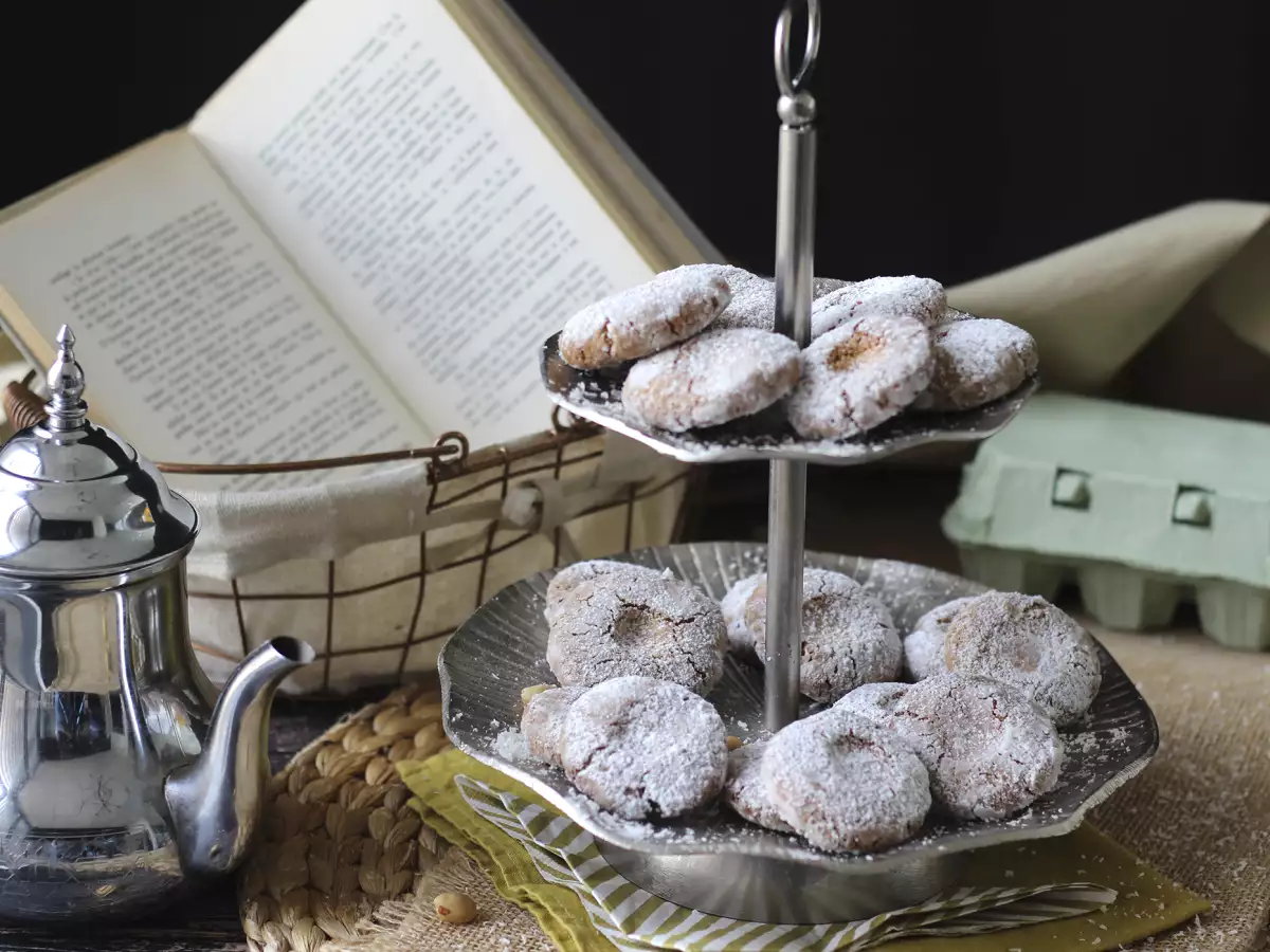 Ghriba-Kekse mit Mandeln und Kokos: ein Klassiker der marokkanischen Backkunst - foto 4
