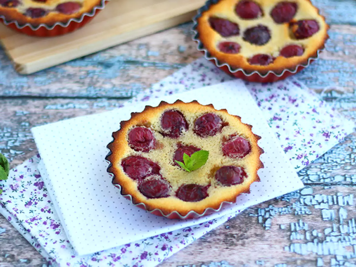 Glutenfreie Mini-Clafoutis mit Kirschen