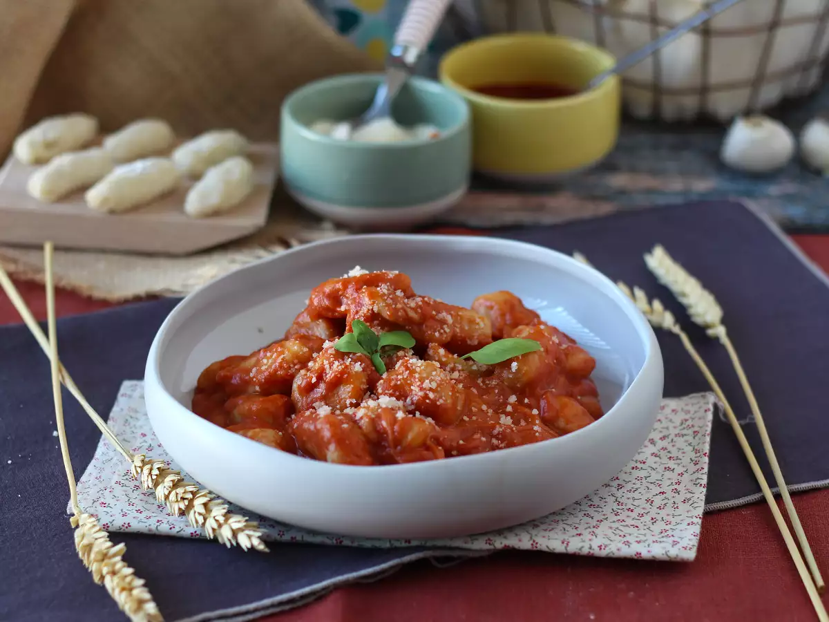 Gnocchi alla Sorrentina aus der Pfanne: das schnelle, herrlich käsige Rezept, das alle lieben!