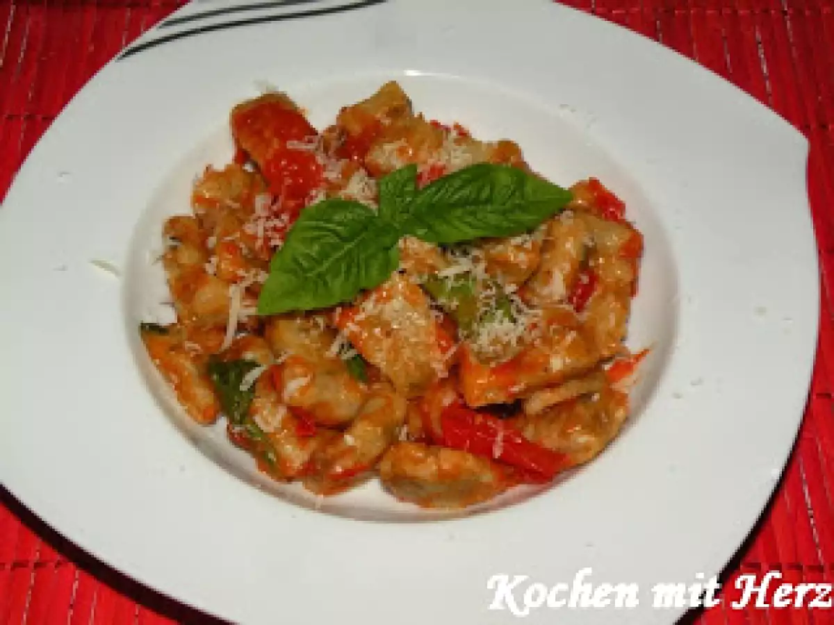 Gnocchi di melanzane con pomodorini