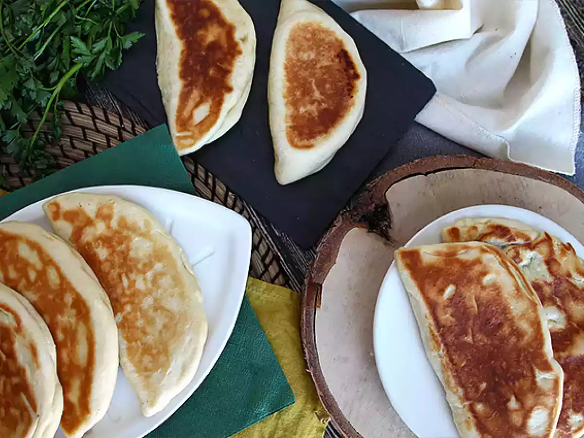 Gözleme - Türkische Pfannkuchen gefüllt mit Feta, Zitrone und Petersilie - foto 4