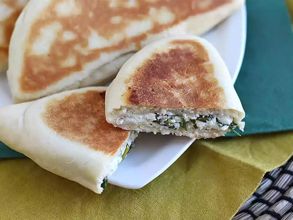 Gözleme - Türkische Pfannkuchen gefüllt mit Feta, Zitrone und Petersilie - foto 5