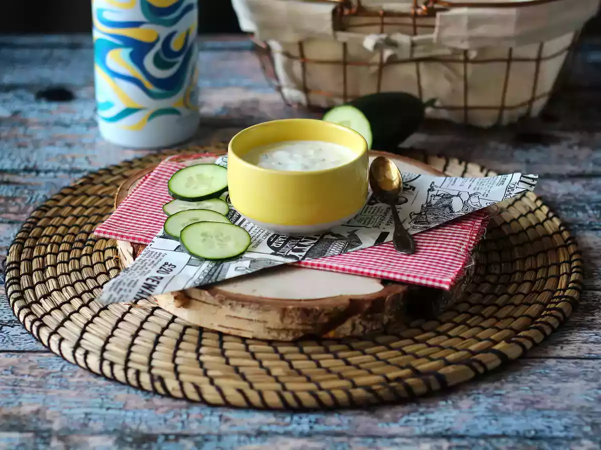 Griechischer Joghurt, Gurken- und Zwiebelsauce - foto 3