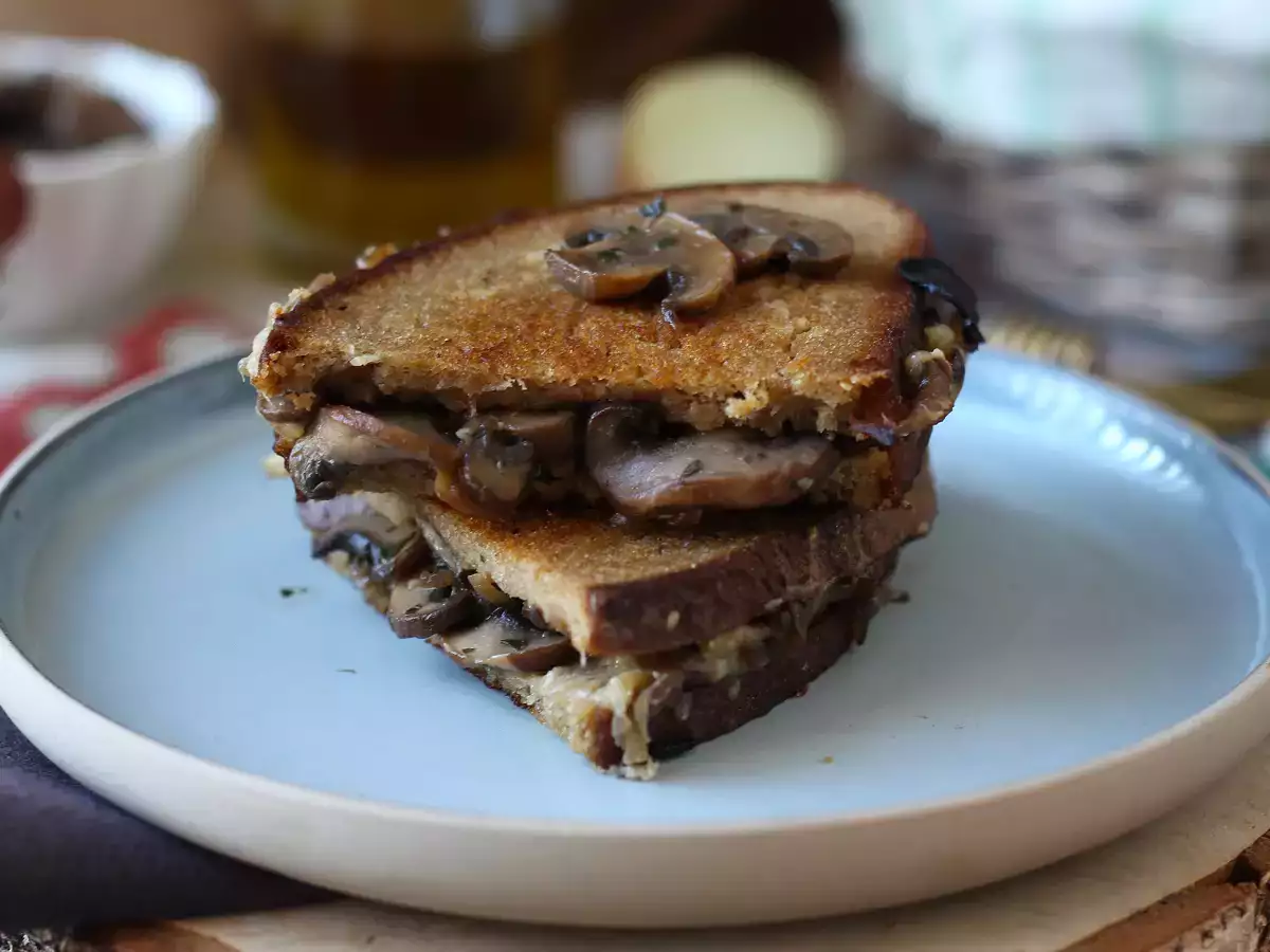 Grilled Cheese Sandwich mit Champignons : knusprig und käsig - foto 4