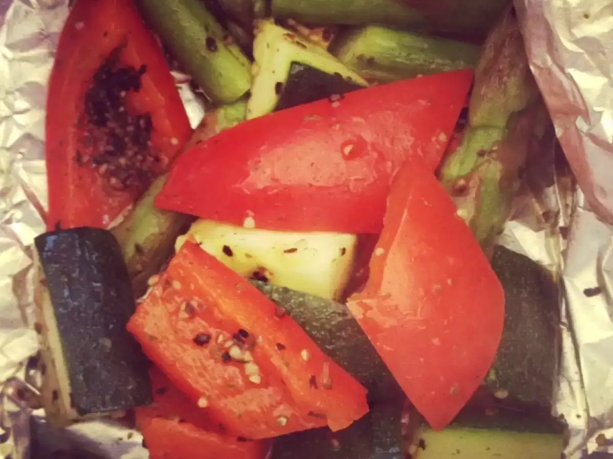 Grillgemüsepäckchen mit Spargel