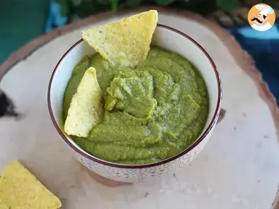 Guacamole aus Erbsen und Limetten