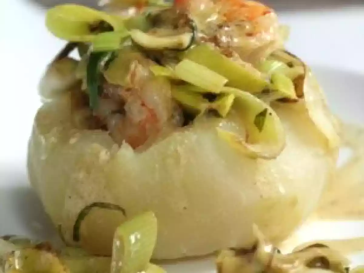 Gut gefüllt ist ganz gewonnen: Kohlrabi mit Garnelen und Lauch