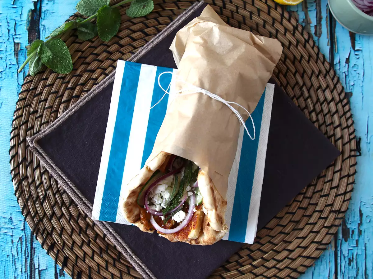 Gyros mit Halloumi – das griechische Sandwich in vegetarischer Version! - foto 2