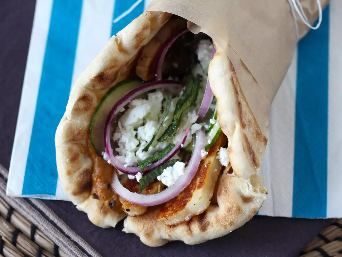 Gyros mit Halloumi – das griechische Sandwich in vegetarischer Version! - foto 3