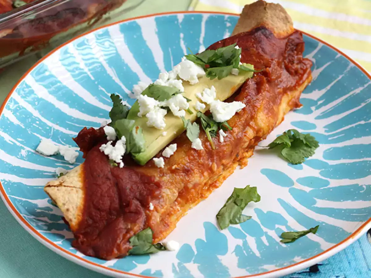 Hähnchen-Enchiladas mit Chilisauce - foto 2