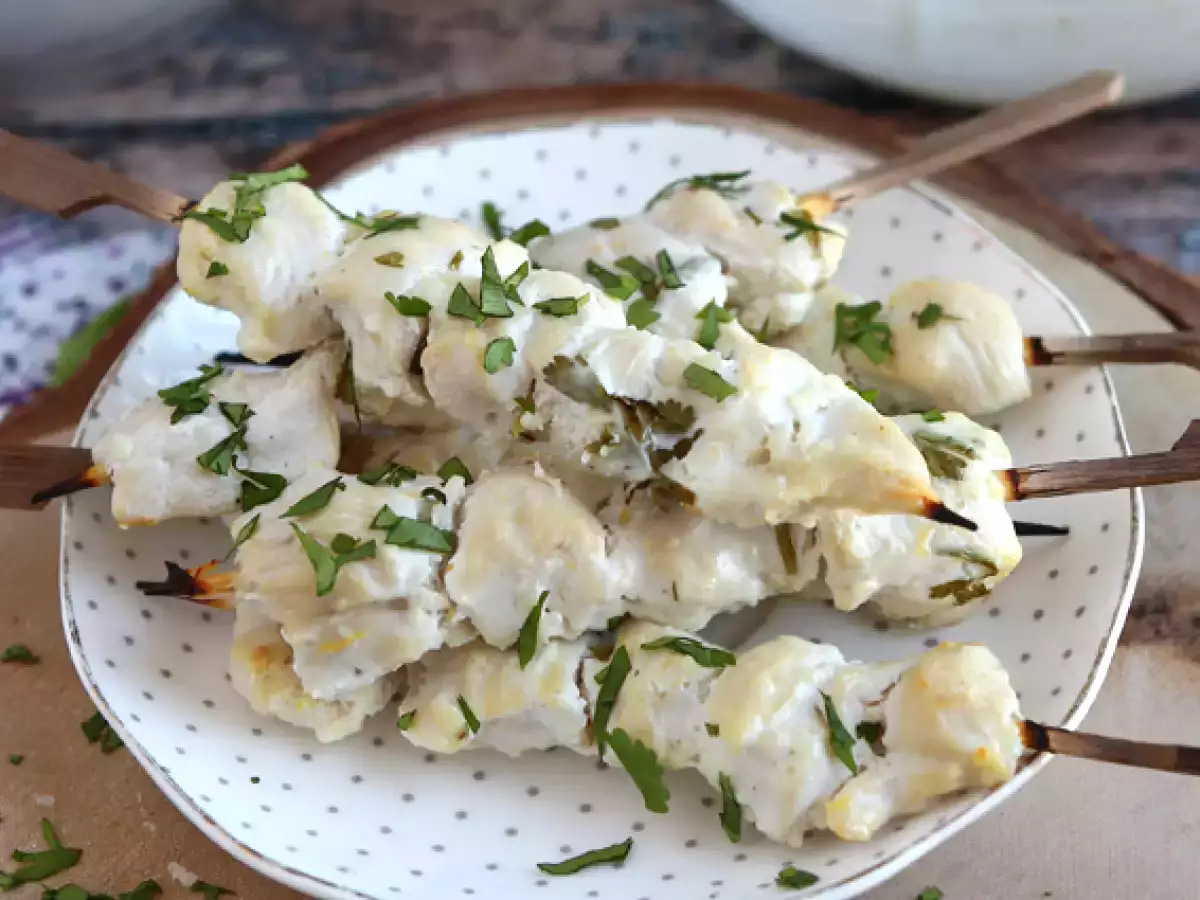 Hähnchenspieße mariniert in einer Joghurt-Zitronen-Sauce - foto 3