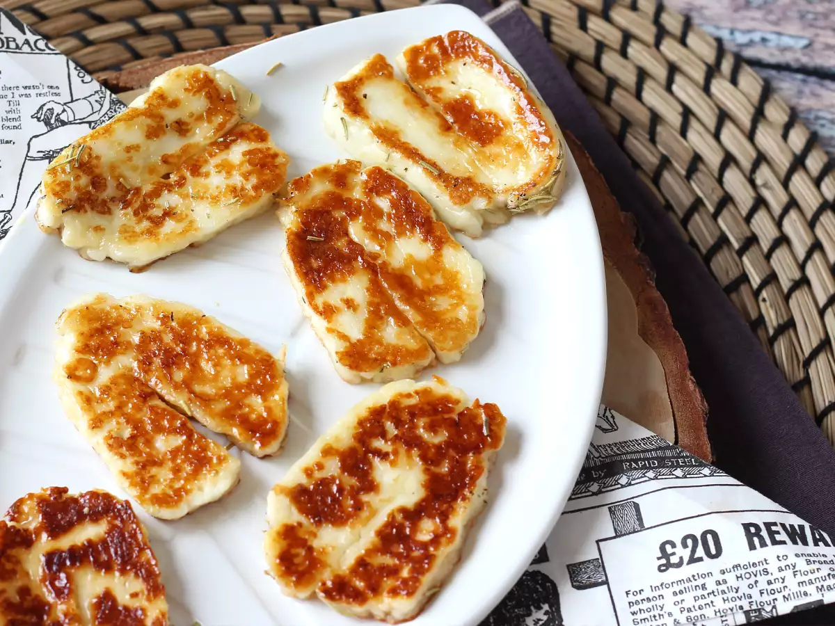 Halloumi aus der Pfanne mit Honig und Rosmarin – süß und herzhaft - foto 4