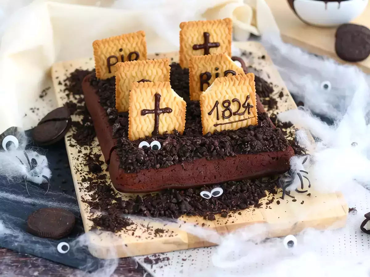 Halloween-Brownie als Friedhof : einfaches Grusel-Dessert