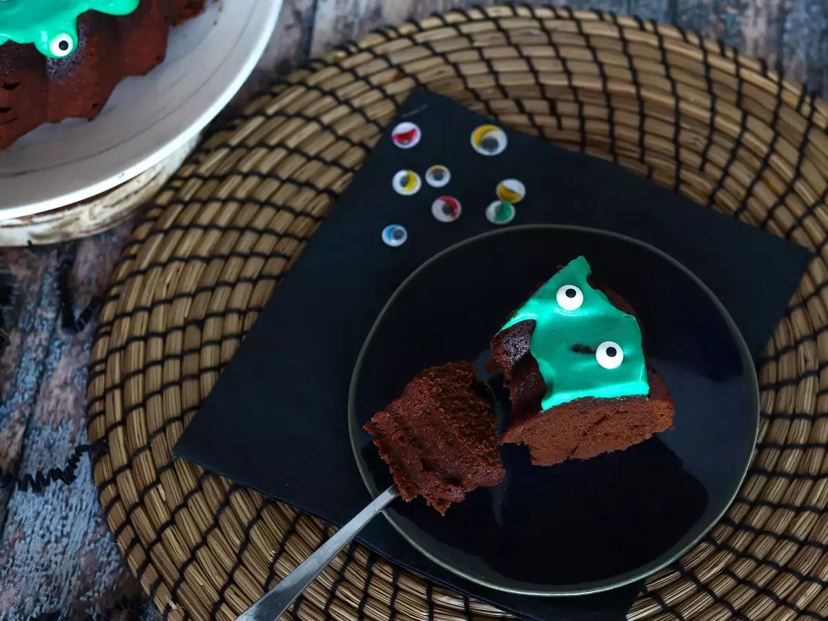 Halloween-Gugelhupf: saftiger Schokoladenkuchen mit Glasur - foto 4