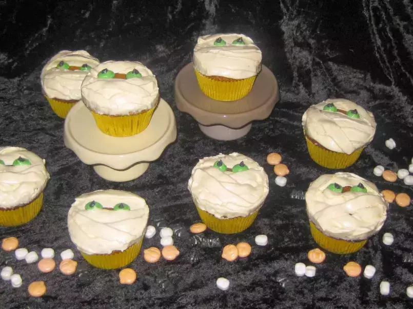 Halloween Pumpkin Mummy Cupcakes | Kürbis-Cupcakes - foto 2