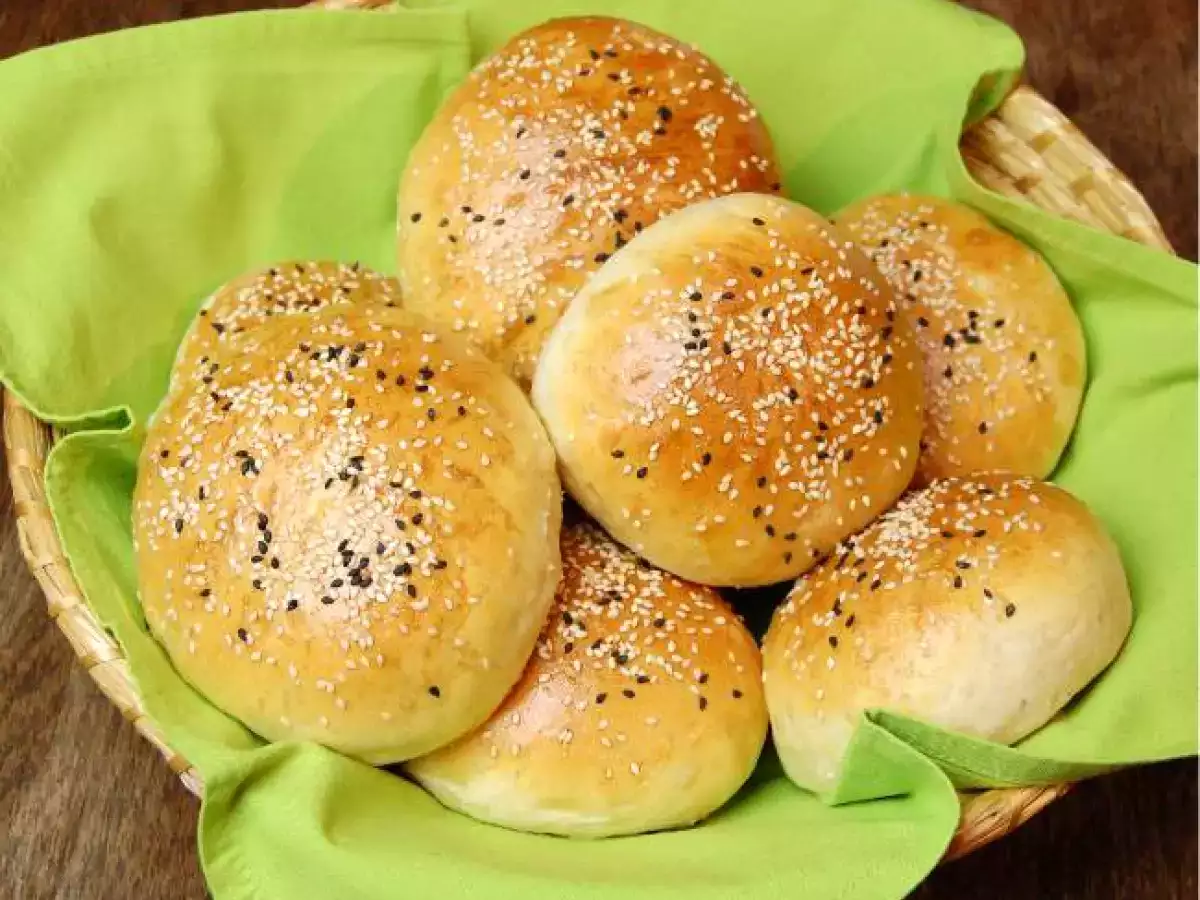 Hamburger-Brötchen oder Brioche die Dritte