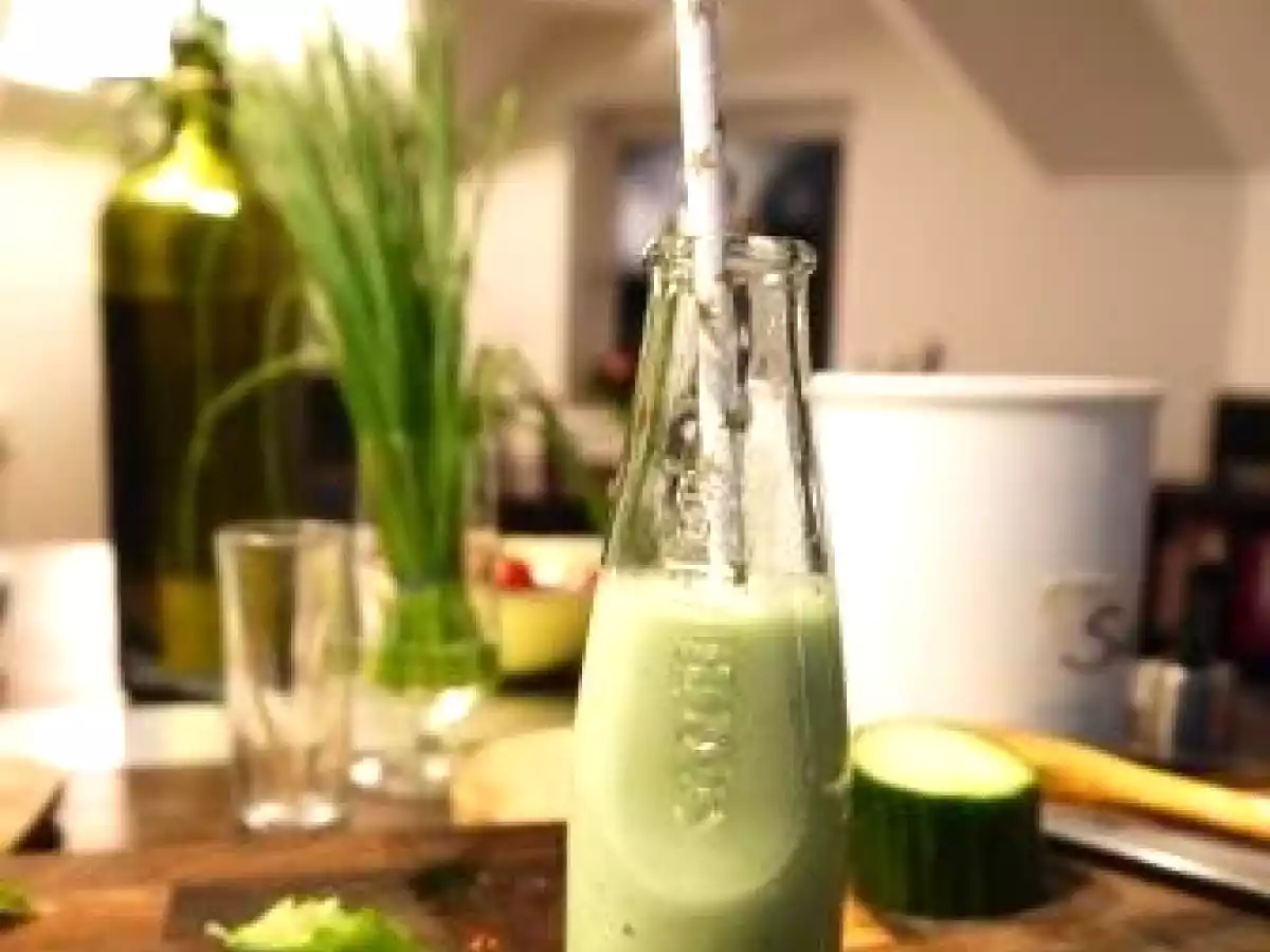 Häppchen für’s Buffet: kalte Gurken-Wasabi-Suppe