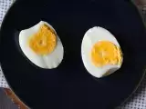 Hartgekochte Eier in der Heißluftfritteuse, foto 1