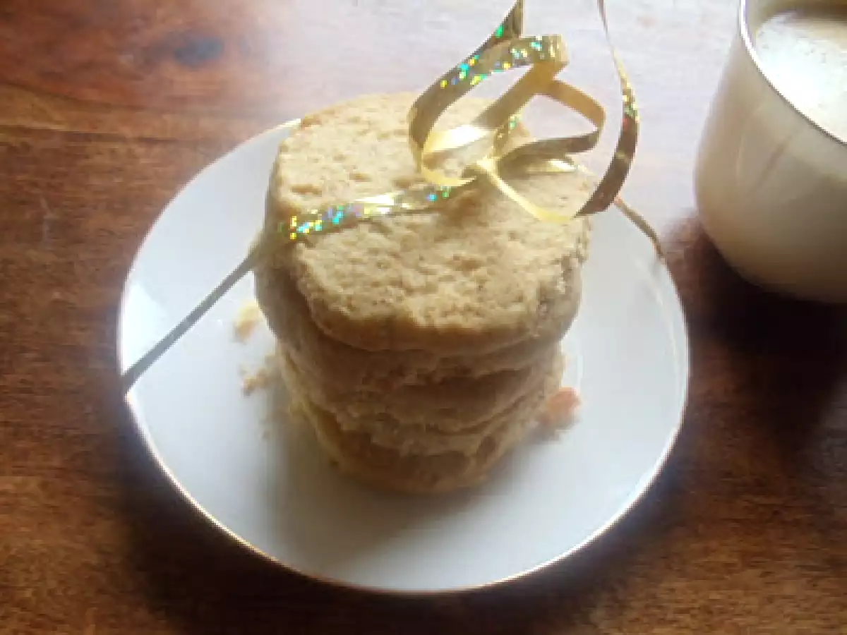 HASELNUSSKEKSE MIT INGWER