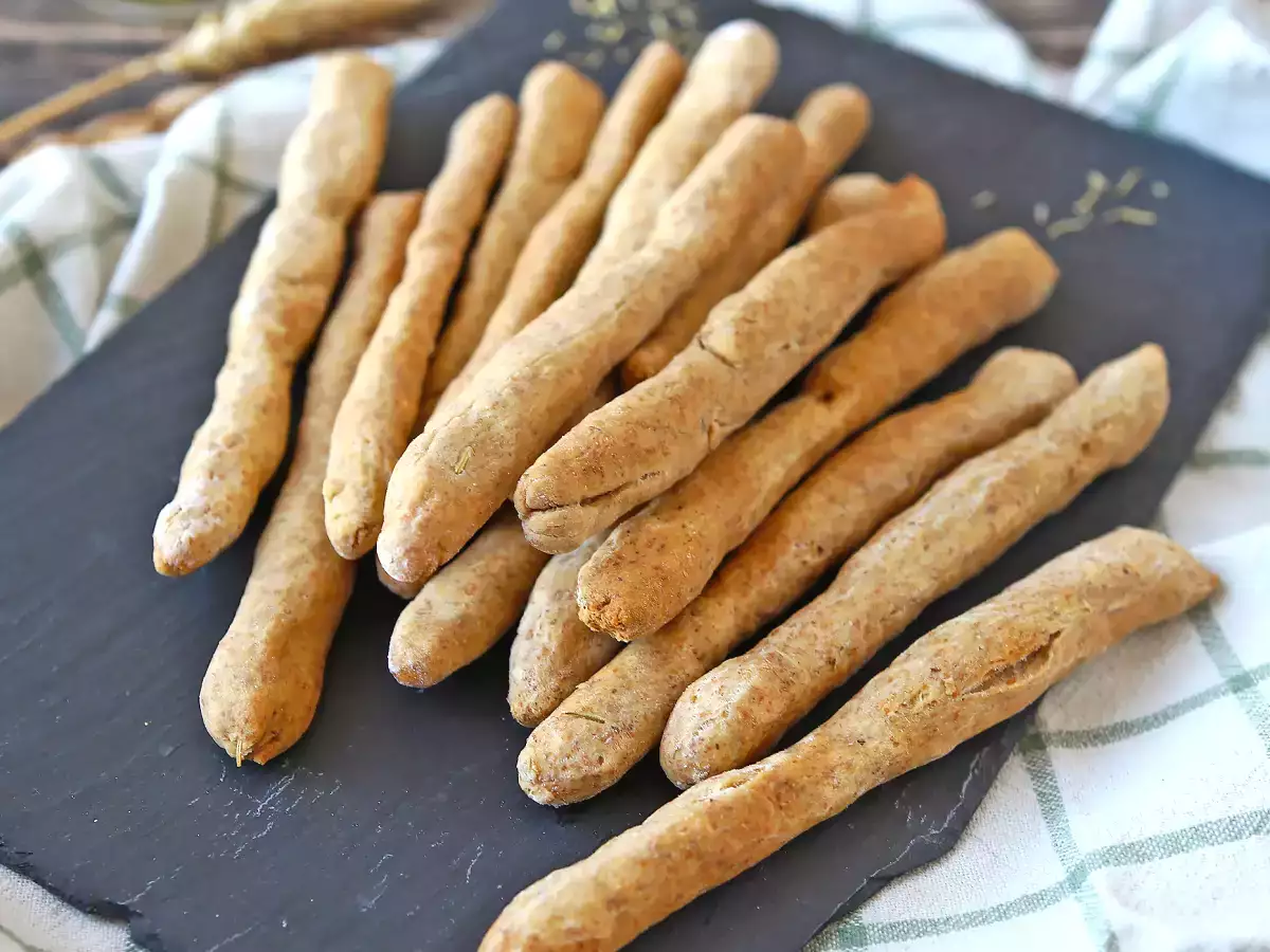 Hausgemachte Grissini mit Kräutern: einfach zuzubereiten und hyperknusprig! - foto 5
