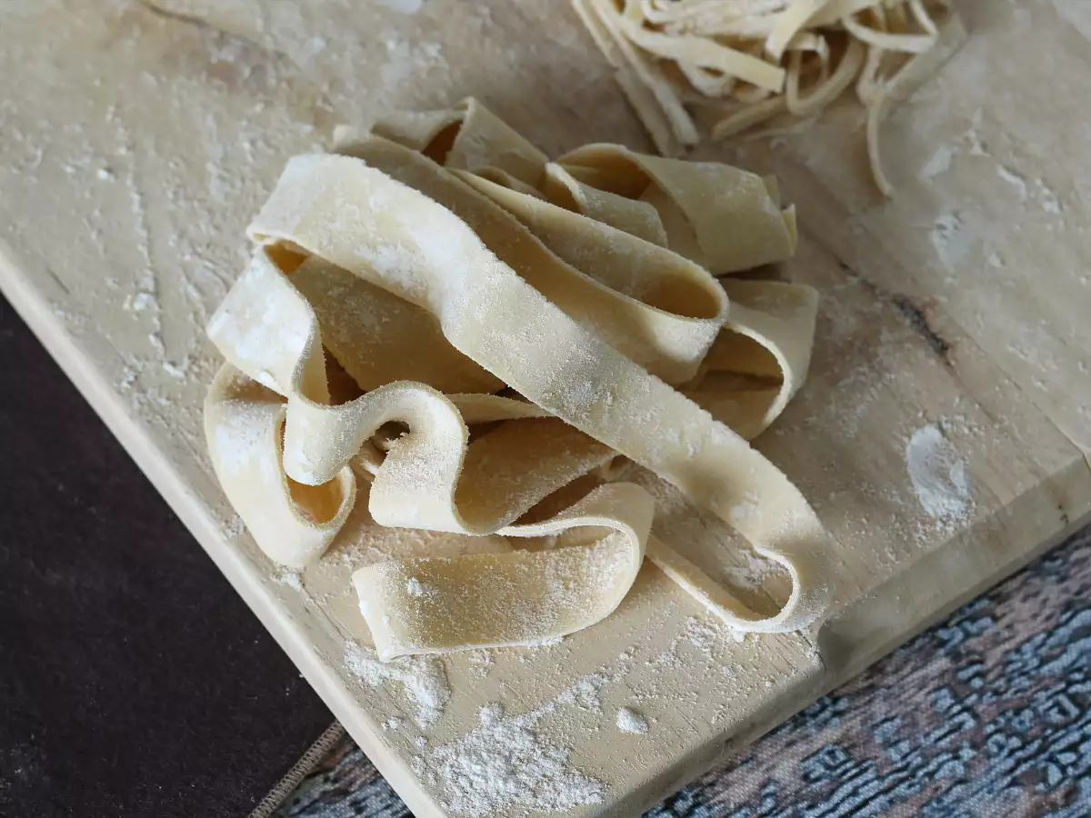 Hausgemachte Pappardelle mit Ei: Schritt für Schritt erklärt - foto 5