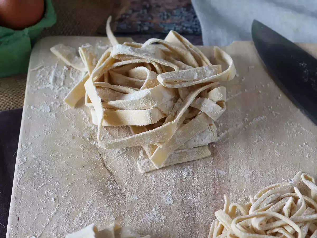 Hausgemachte Tagliatelle, die Vorgehensweise wird Schritt für Schritt erklärt - foto 5