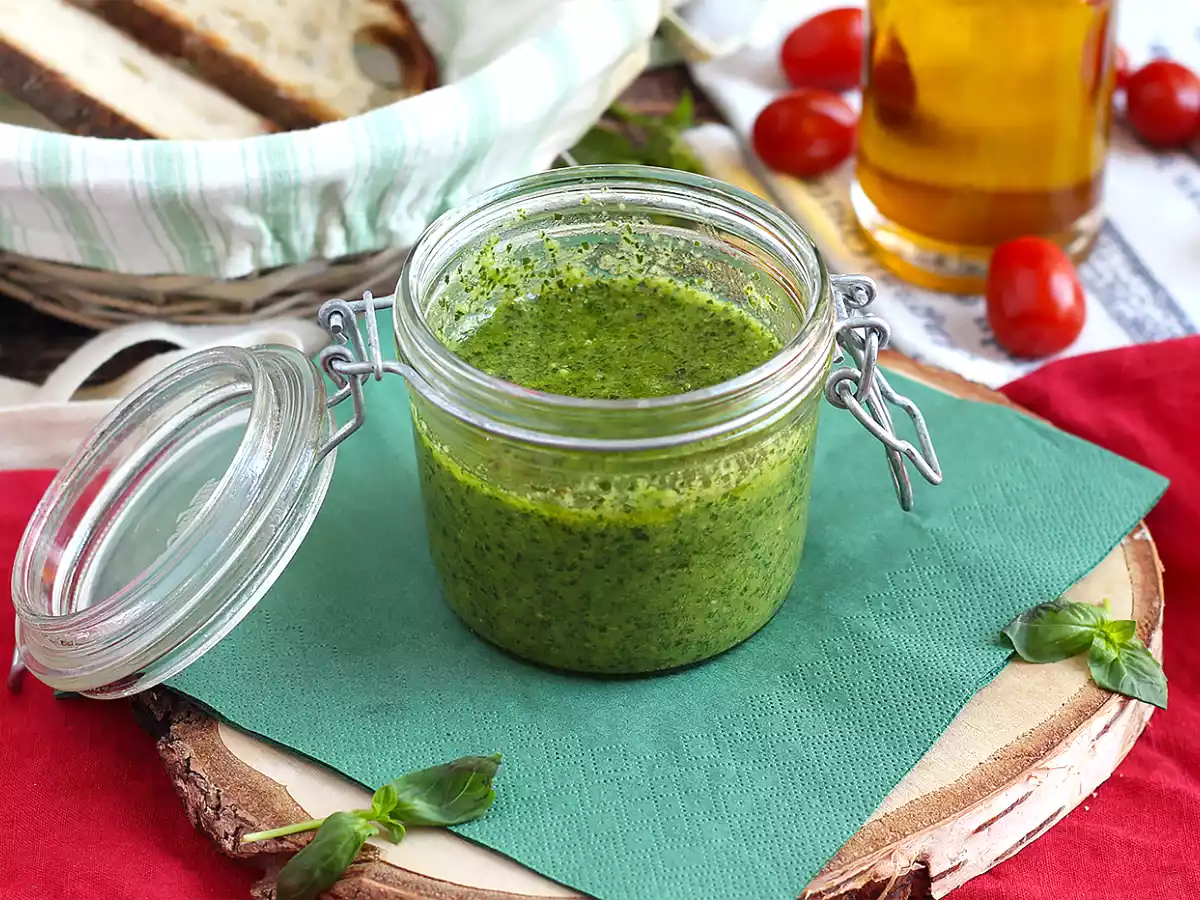 Hausgemachtes grünes Pesto – Pesto alla genovese - foto 2